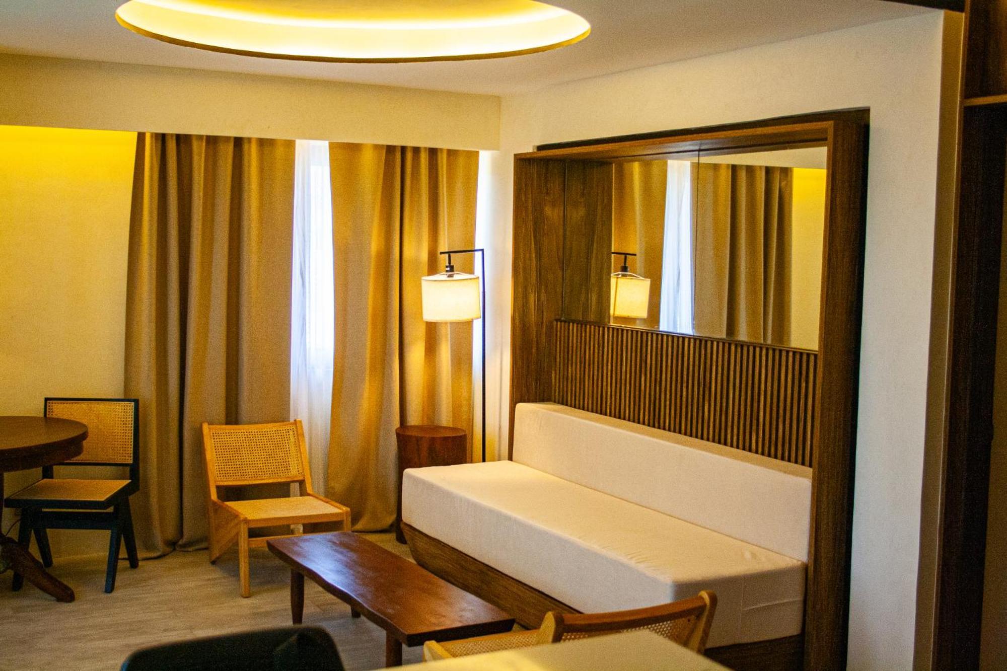 Elijah Hotel Dasmarinas Exterior foto